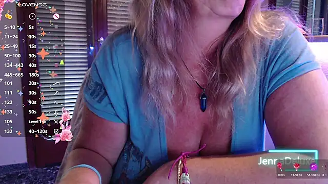 Snapshot of JennaDeluxe chatting on 07/04/26, 04:07 JennaDeluxe online show from 07/04/26, 04:07