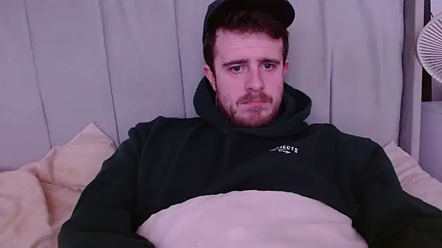 Snapshot of maxy49 chatting on 12/02/25, 03:51 maxy49 online show from 12/02/25, 03:51