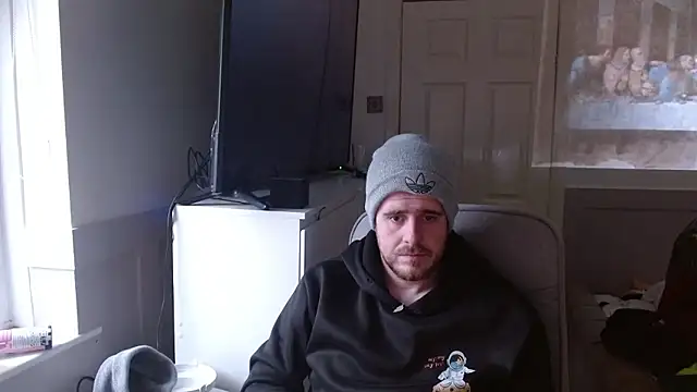 Snapshot of maxy49 chatting on 01/08/26, 02:19 maxy49 online show from 01/08/26, 02:19