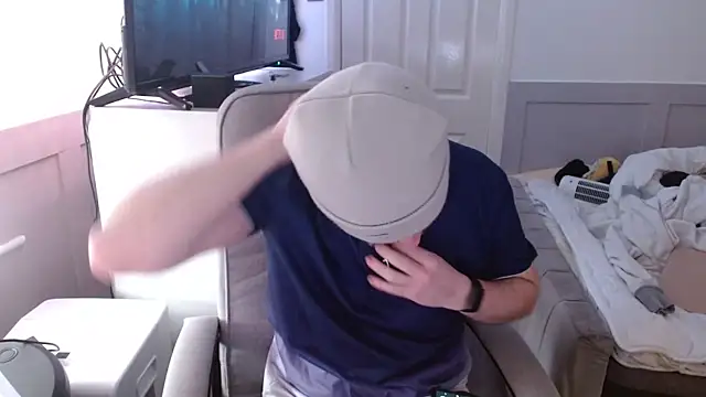 Snapshot of maxy49 chatting on 01/13/26, 11:37 maxy49 online show from 01/13/26, 11:37