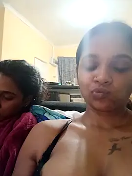 Indianqueen03 online show from 10/17/25, 05:37