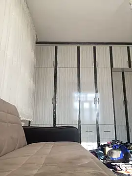 Snapshot of MuscleBoyy777 chatting on 12/12/24, 11:07 MuscleBoyy777 online show from 12/12/24, 11:07