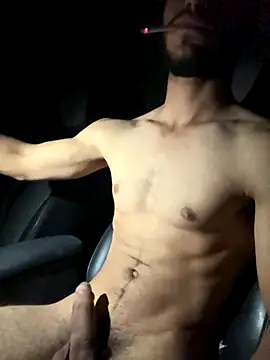 Snapshot of MuscleBoyy777 chatting on 10/26/25, 03:51 MuscleBoyy777 online show from 10/26/25, 03:51