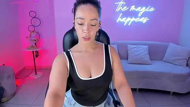 AlessaRomero online show from 02/05/25, 07:42