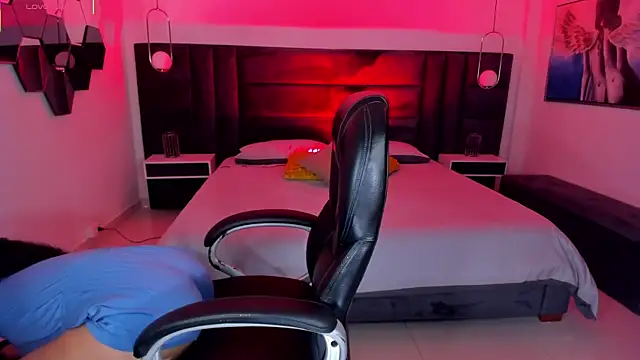 AlessaRomero online show from 06/25/26, 07:40