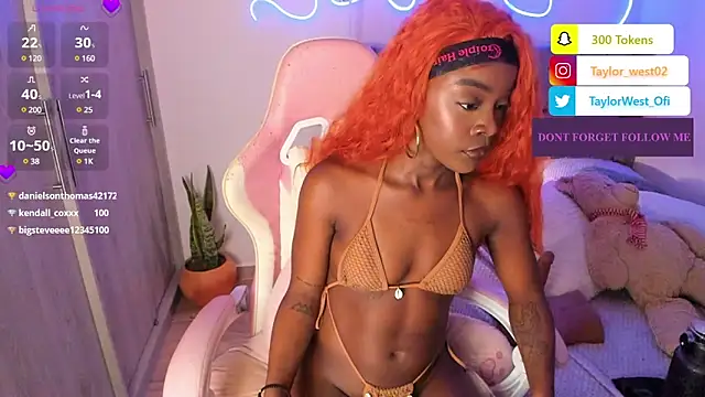 Snapshot of Miss_westt_ chatting on 02/27/25, 11:31 Miss westt online show from 02/27/25, 11:31