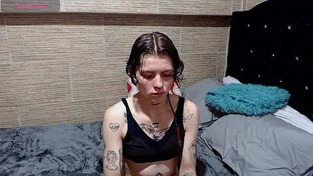 pretty cristal69 online show from 02/21/25, 11:55