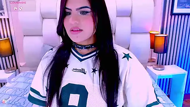 Snapshot of sarah_cream chatting on 03/15/26, 05:57 sarah cream online show from 03/15/26, 05:57