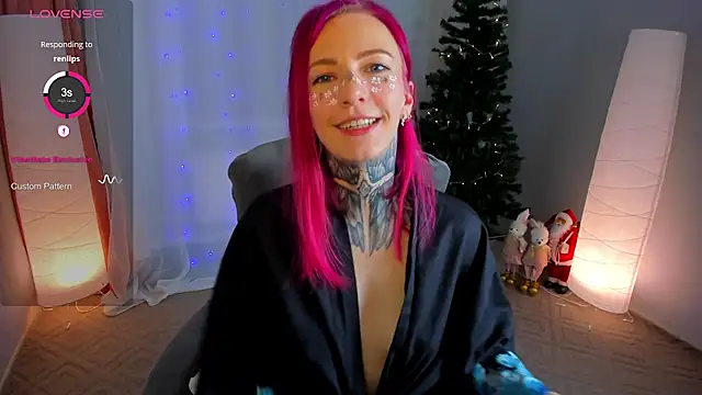 Snapshot of Roxy_____ chatting on 12/13/24, 02:43 Roxy online show from 12/13/24, 02:43