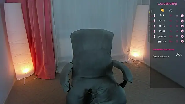 Snapshot of Roxy_____ chatting on 02/21/25, 02:50 Roxy online show from 02/21/25, 02:50