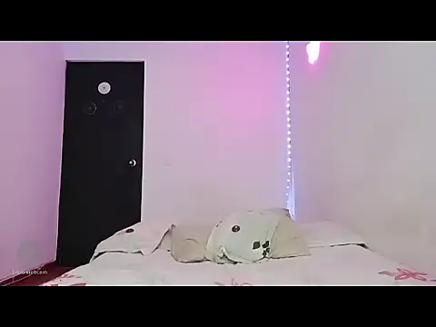 Snapshot of lucydreamm chatting on 09/27/25, 11:32 lucydreamm online show from 09/27/25, 11:32