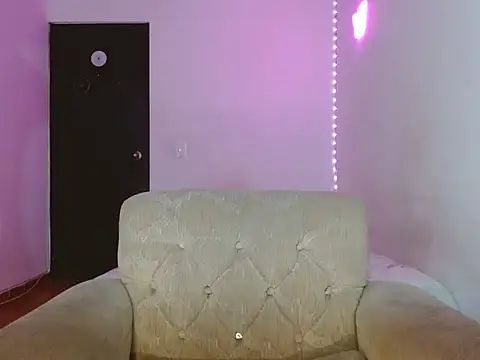 Snapshot of lucydreamm chatting on 01/17/26, 12:59 lucydreamm online show from 01/17/26, 12:59