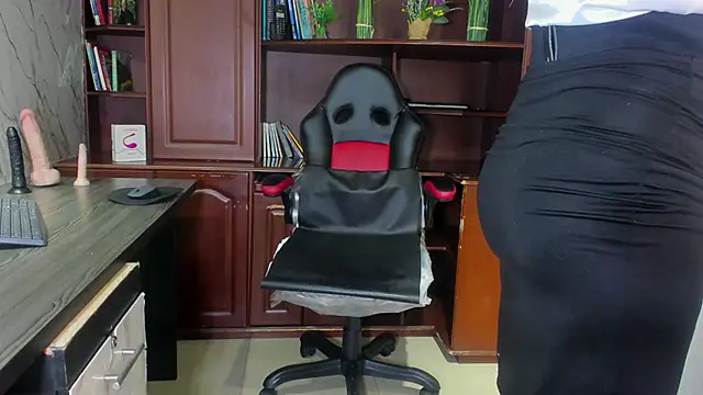 MissEscarleth online show from 03/13/25, 02:38