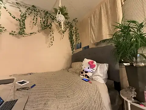 Snapshot of magicalc00ch chatting on 02/03/26, 02:21 magicalc00ch online show from 02/03/26, 02:21