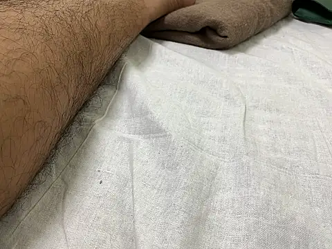 Snapshot of yadavindra85 chatting on 10/11/25, 04:16 yadavindra85 online show from 10/11/25, 04:16