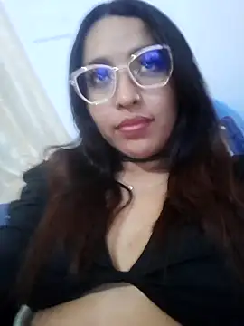 Snapshot of MadelaineJones chatting on 03/15/26, 01:22 MadelaineJones online show from 03/15/26, 01:22