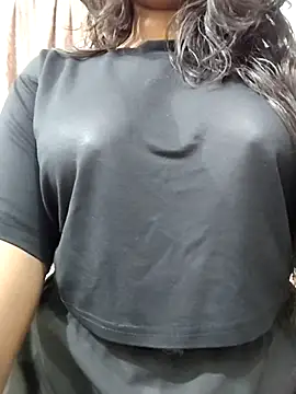 Snapshot of MohiniHott chatting on 03/08/26, 06:39 MohiniHott online show from 03/08/26, 06:39