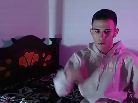 isaaclatino online show from 12/13/24, 06:31