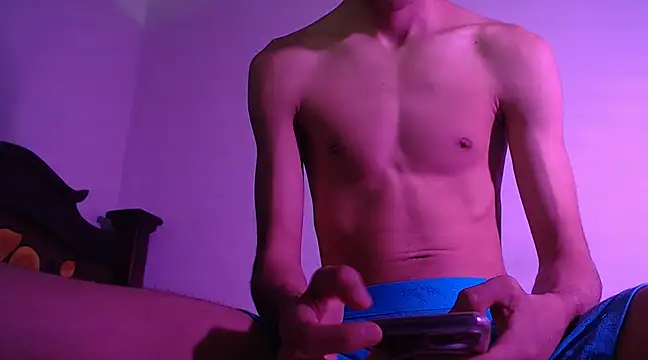 isaaclatino online show from 01/01/25, 01:58