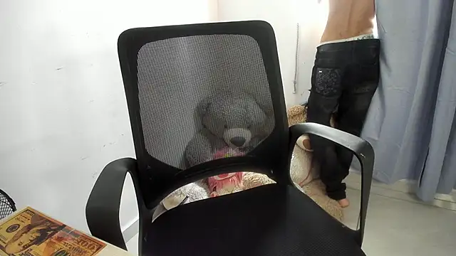 isaaclatino online show from 09/15/25, 08:20