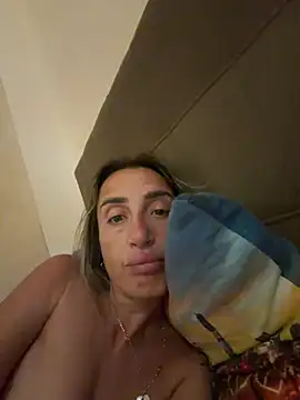 Snapshot of casalinga88 chatting on 07/14/26, 01:19 casalinga88 online show from 07/14/26, 01:19