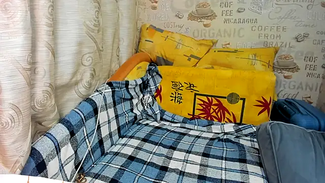 Snapshot of Adela_Vetta chatting on 02/17/25, 07:53 Adela Vetta online show from 02/17/25, 07:53