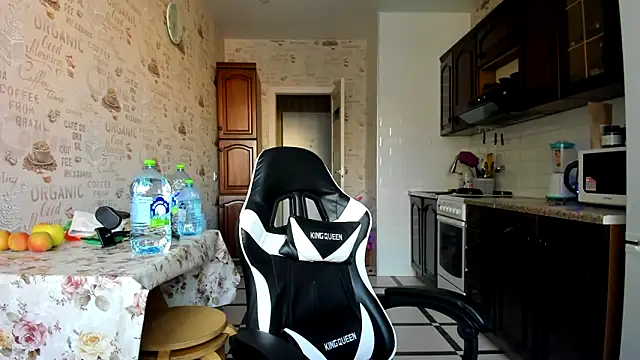 Snapshot of Adela_Vetta chatting on 02/28/25, 08:31 Adela Vetta online show from 02/28/25, 08:31