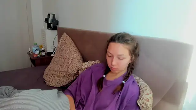 Snapshot of Adela_Vetta chatting on 09/30/25, 12:10 Adela Vetta online show from 09/30/25, 12:10