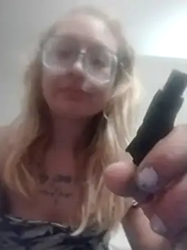 xWhoreAbleX Pika online show from 10/28/25, 12:03