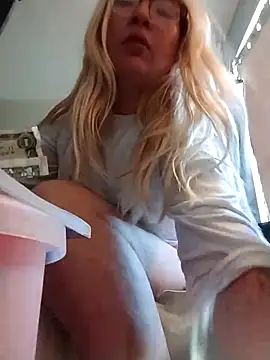 xWhoreAbleX Pika online show from 04/27/26, 06:50
