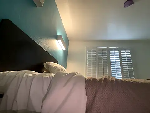 Snapshot of tatted-bitty chatting on 10/03/25, 01:02 tatted-bitty online show from 10/03/25, 01:02