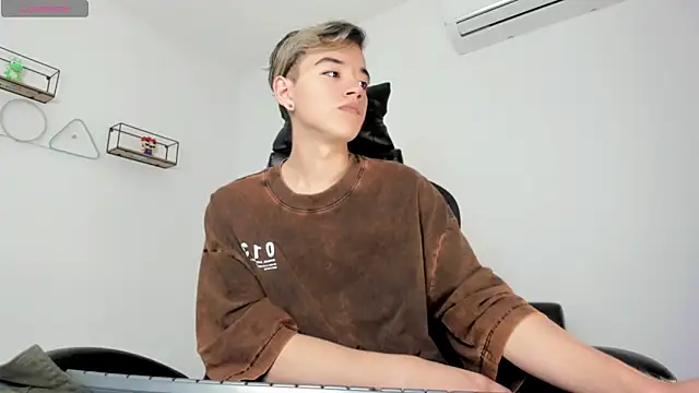 bunny maxi online show from 02/24/25, 12:26