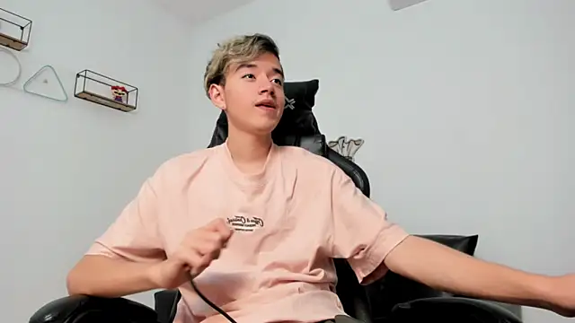 bunny maxi online show from 03/10/25, 03:41