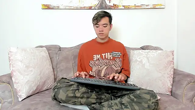 bunny maxi online show from 03/11/25, 12:17