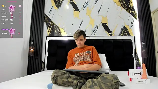 bunny maxi online show from 03/15/25, 12:34