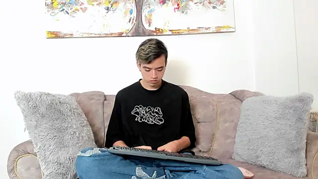 bunny maxi online show from 03/18/25, 12:36