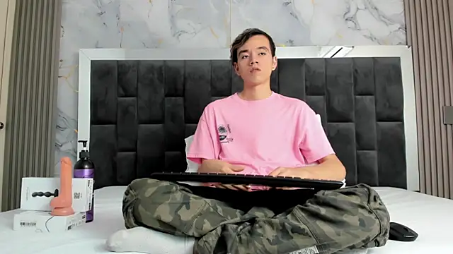 bunny maxi online show from 03/21/25, 12:39