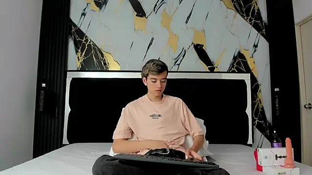 bunny maxi online show from 03/22/25, 12:35