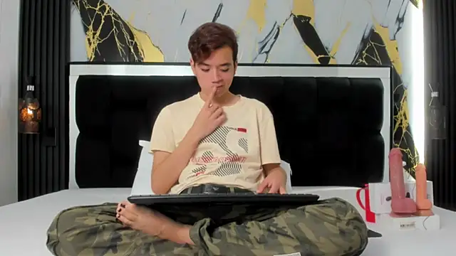 bunny maxi online show from 11/21/25, 01:32