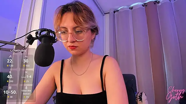 Snapshot of CherryGoth chatting on 10/22/25, 01:11 CherryGoth online show from 10/22/25, 01:11