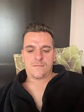 Snapshot of Huge_cock22cm chatting on 04/07/26, 12:27 Huge cock22cm online show from 04/07/26, 12:27