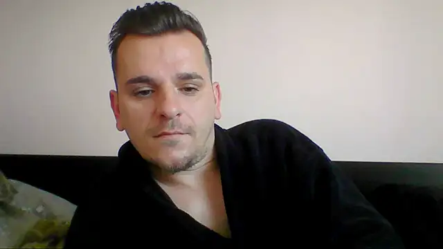 Snapshot of Huge_cock22cm chatting on 04/19/26, 05:40 Huge cock22cm online show from 04/19/26, 05:40