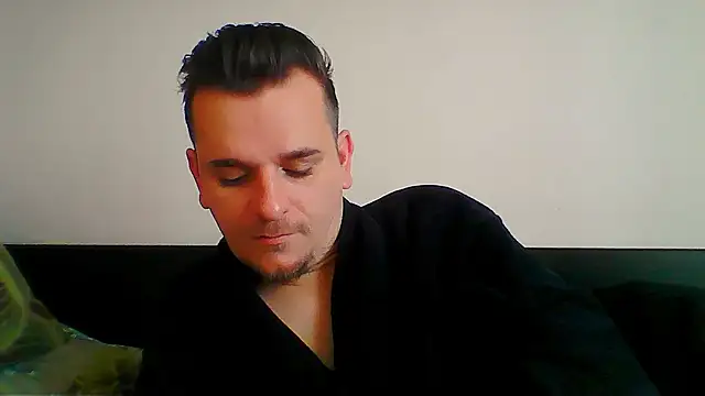 Snapshot of Huge_cock22cm chatting on 04/23/26, 06:47 Huge cock22cm online show from 04/23/26, 06:47