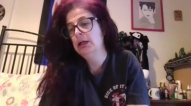 Snapshot of MissKisu chatting on 12/19/24, 10:56 MissKisu online show from 12/19/24, 10:56