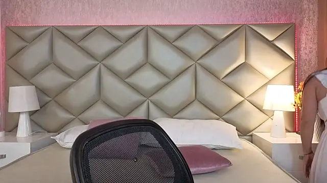 Brenda Garcia online show from 09/11/25, 07:58