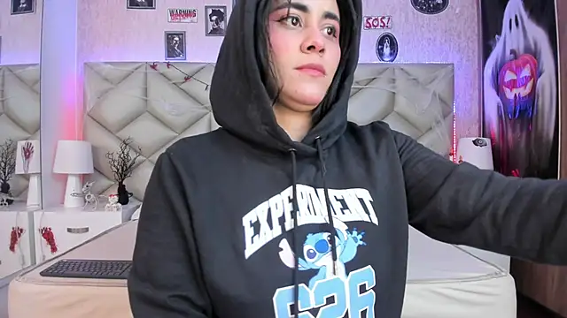 Brenda Garcia online show from 10/22/25, 08:08