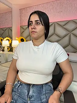 Brenda Garcia online show from 11/19/25, 08:09