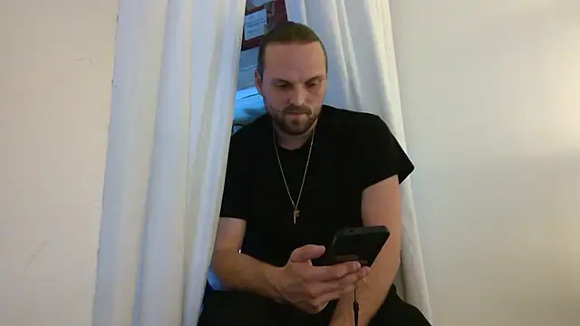 Snapshot of VitaminDrewFl chatting on 03/22/26, 04:05 VitaminDrewFl online show from 03/22/26, 04:05