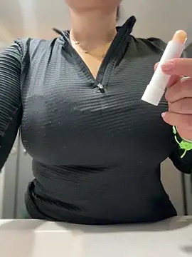 melanny10 online show from 12/24/24, 11:49