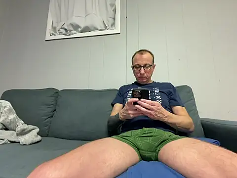 mouser21212 online show from 01/02/25, 12:55